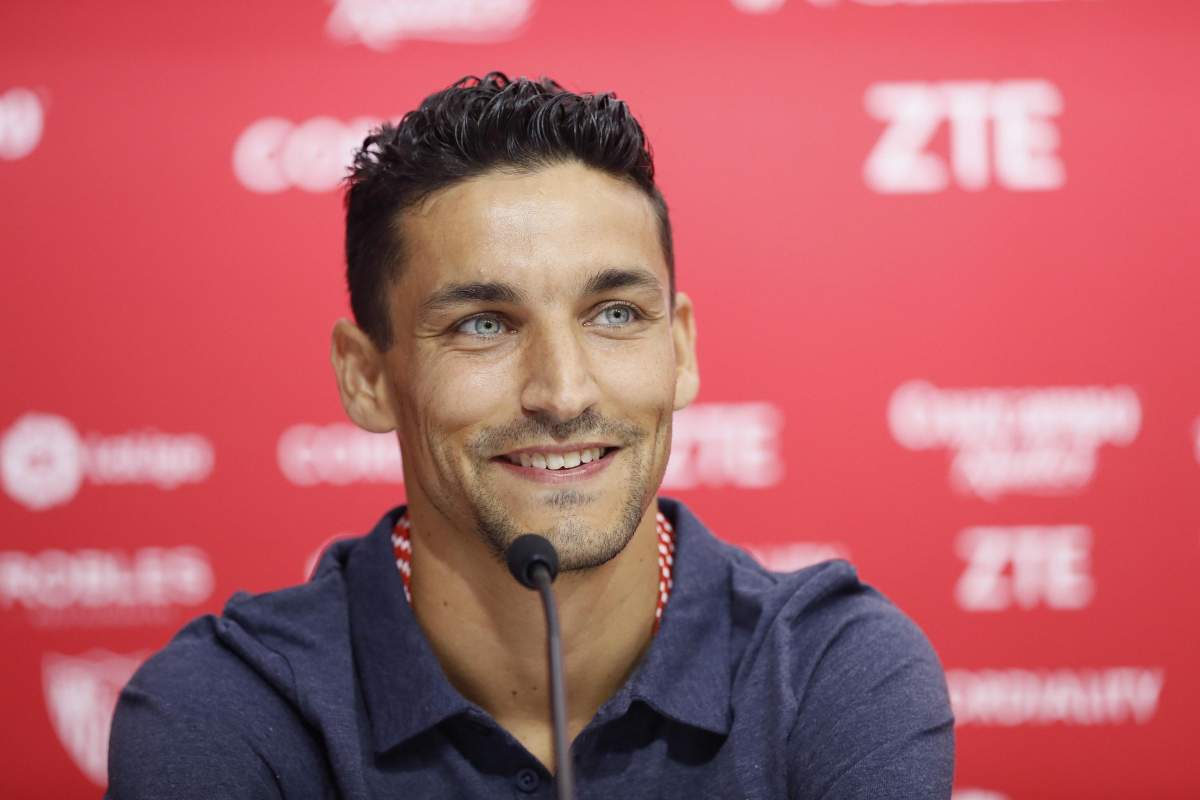 Jesus Navas durante una conferenza stampa nel 2017