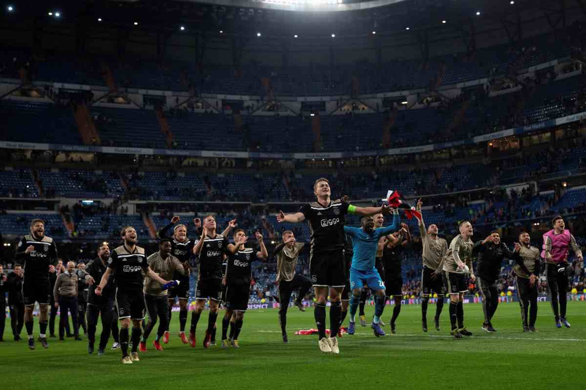 I giocatori dell'Ajax celebrano dopo la vittoria con il Real Madrid nel 2019