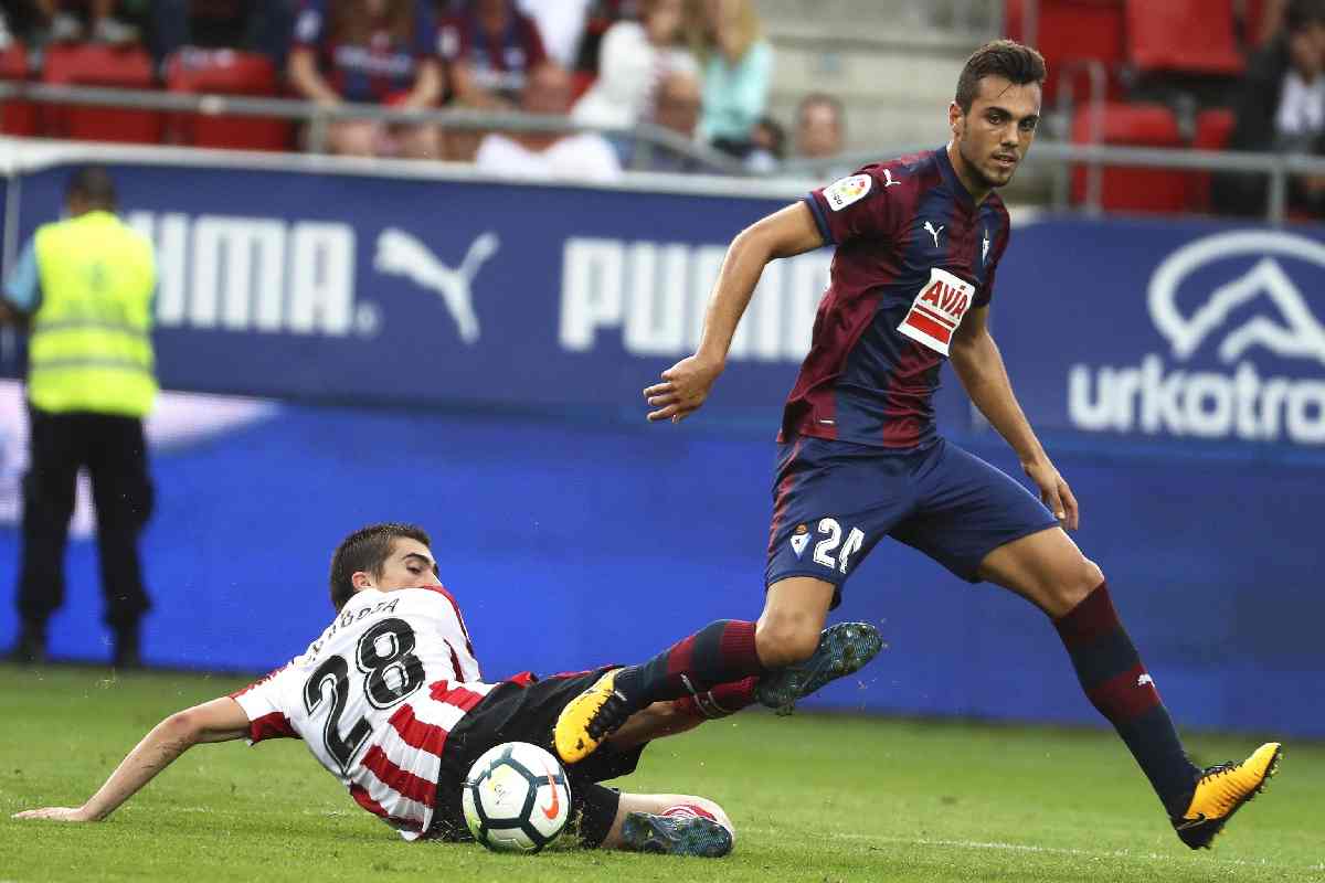 Joan Jordan con la maglia dell'Eibar