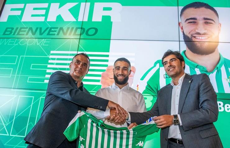 Nabil Fekir assieme ai vertici del Betis