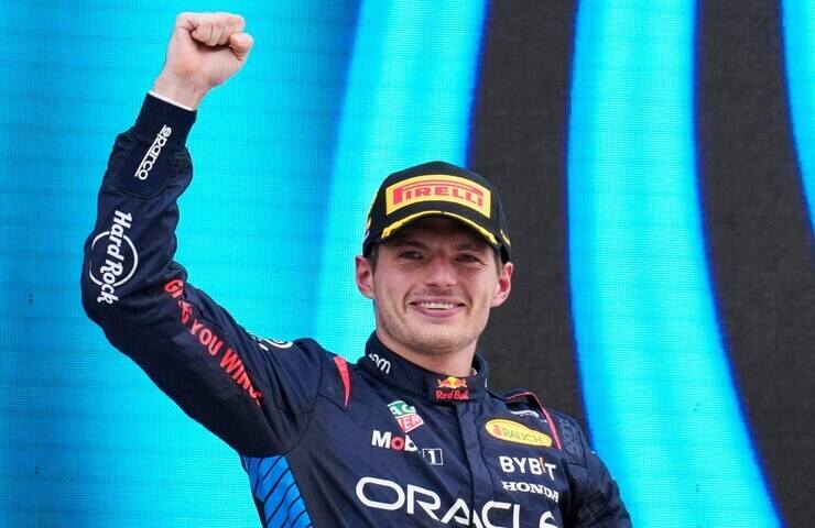 Max Verstappen esulta