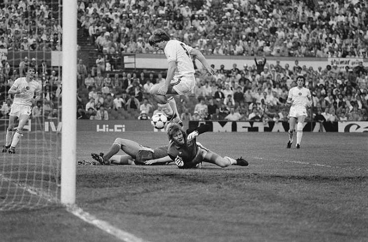 Gli eroi della finale di Rotterdam per i Villans furono Nigel Spink e Peter Withe