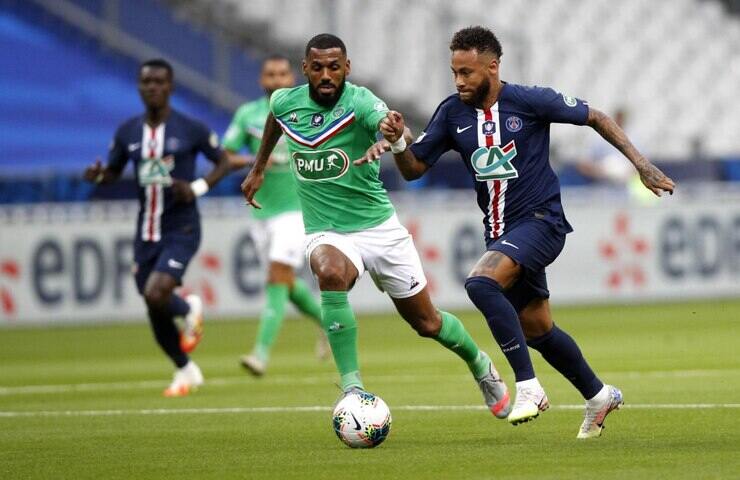 Yann M’Vila gioca