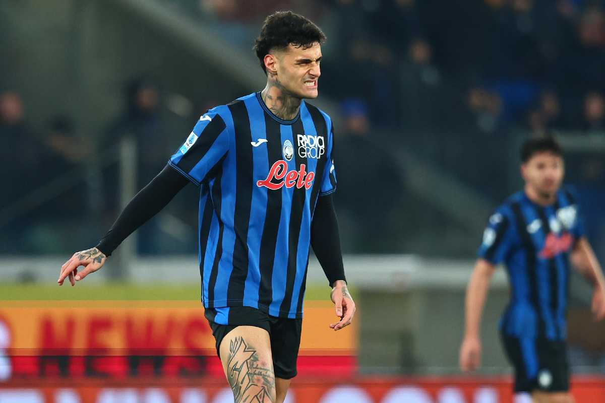 Guai in casa Atalanta La smorfia dell'attaccante nerazzurro Gianluca Scamacca dopo l'infortunio