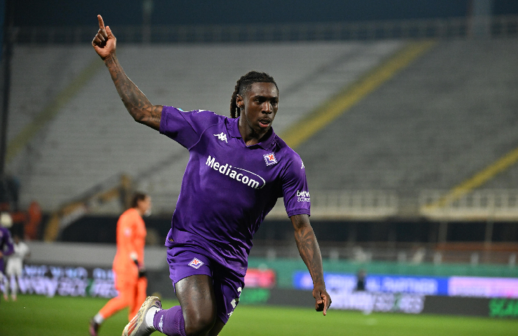 L'esultanza di Moise Kean con la maglia viola in Fiorentina-Inter