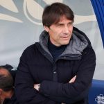 Napoli, che tegola: Conte perde un'altra pedina del suo scacchiere alla vigilia del big match Scudetto. Nella foto, L'allenatore del Napoli, Antonio Conte