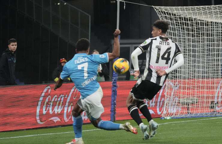 Napoli, infortunio di David Neres. Nella foto, David Neres in azione in Napoli-Udinese di Serie A allo stadio Maradona