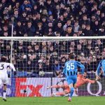 Ranking Uefa, il tonfo di Atalanta e Milan in Champions può costare caro: Roma pensaci tu. Nella foto, il rigore contestato del Club Brugge contro l'Atalanta nell'andata dei playoff di Champions League