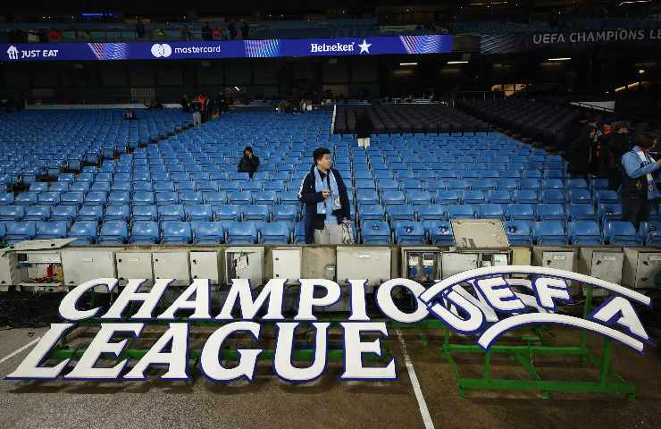 Ranking Uefa, la Spagna rosicchia punti all'Italia grazie al Real Madrid: la Juventus non basta. Nella foto, gli spalti di uno stadio con la scritta Uefa Champions League