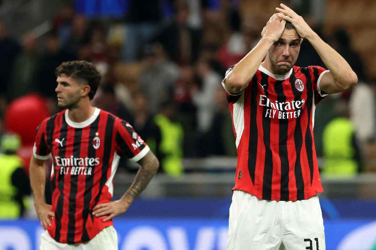 I giocatori del Milan si disperano dopo una sconfitta