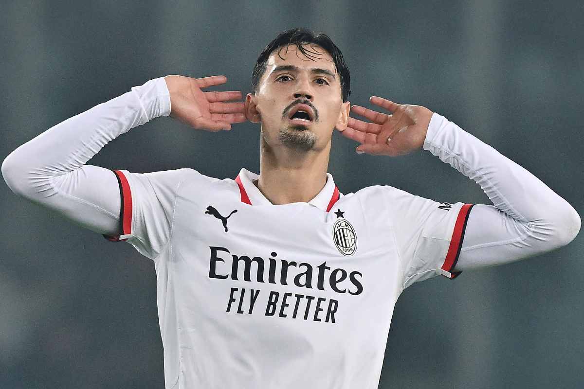 Milan, una luce in fondo al tunnel: Reijnders è pronto a firmare il rinnovo di contratto. Nella foto, il centrocampista olandese Tijjani Reijnders con la maglia del Milan